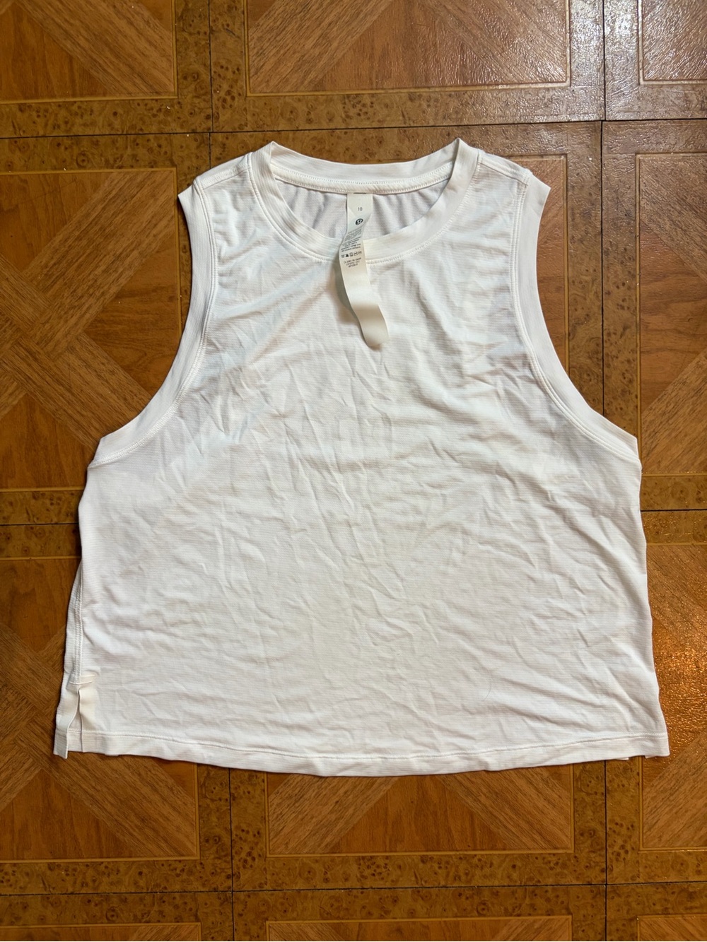 Lululemon athletica Ultralight White Cropped Tank Top Shirt Sz 10
